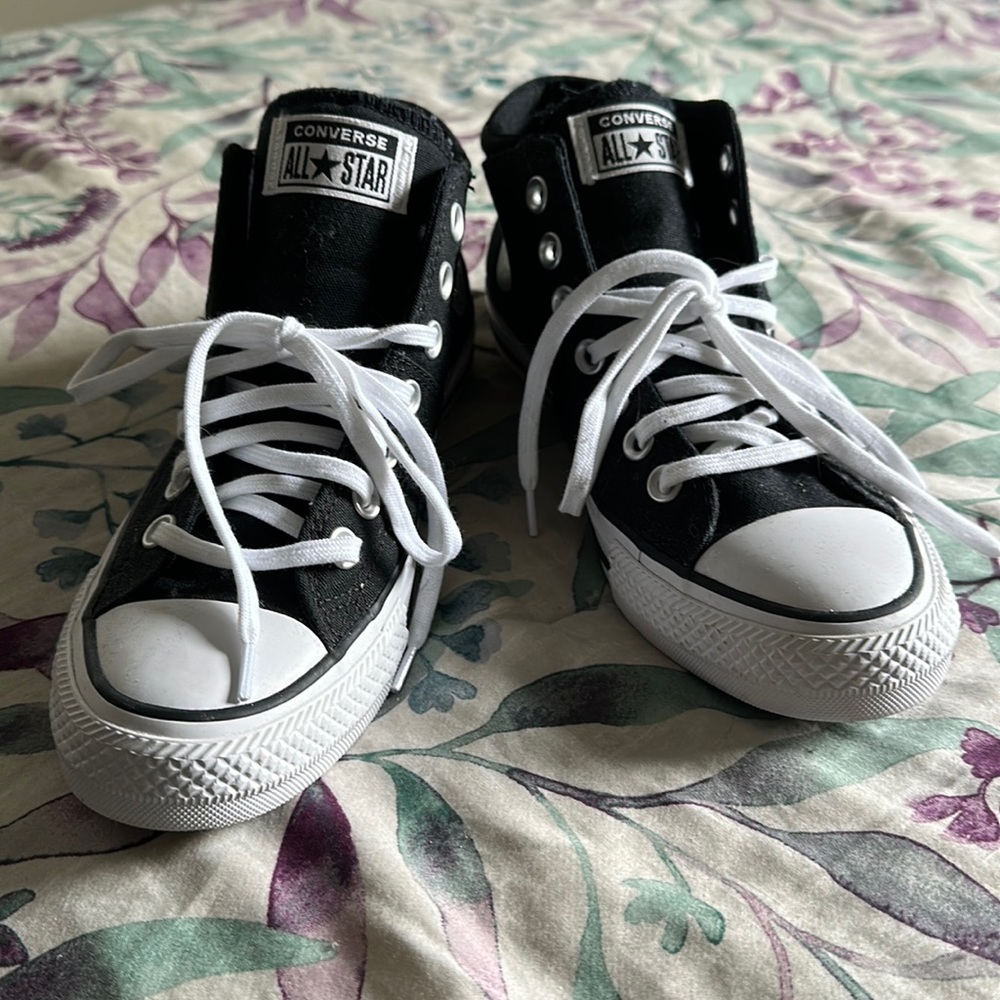 Converse Chuck Taylor All Star Madison - Size 7.5